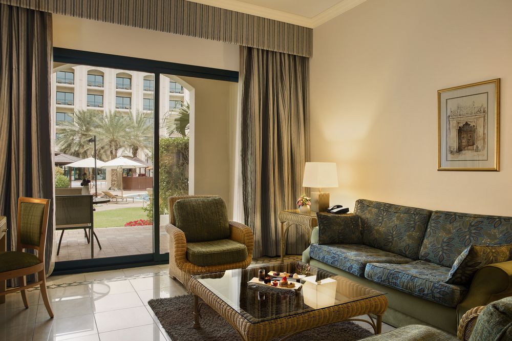 Al Ain Rotana Hotel image 1